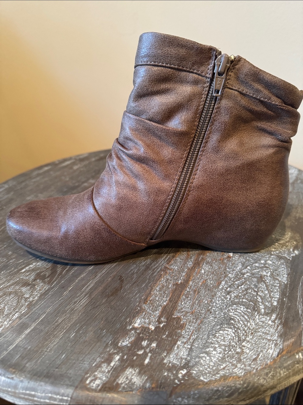 BareTraps Brown Sakari Ruched Ankle Booties with Side Zip Size 8.5M - Picture 4 of 11